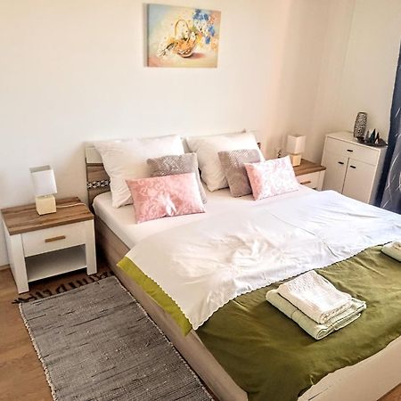 Apartman Petra 塞尼 外观 照片