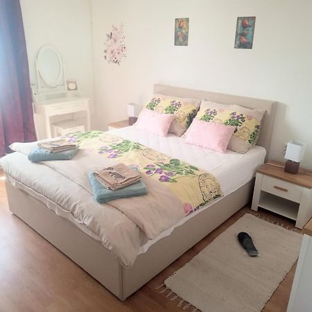 Apartman Petra 塞尼 外观 照片